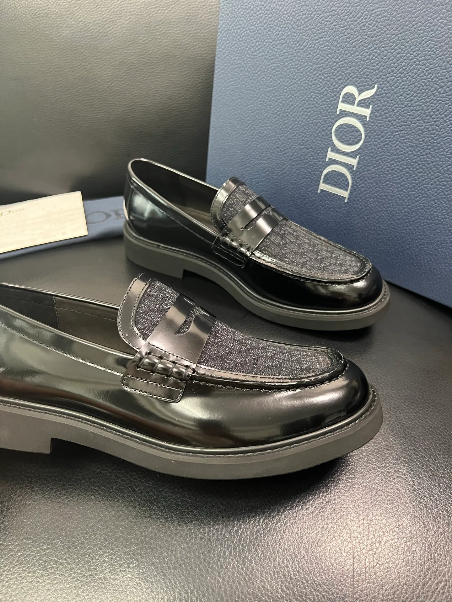 Men's men's shoes💰860 Dior top crafts Dior counter synchronization, original factory configuration, original cowhide fabric imported from Italy, breathable and comfortable imported water-dyed cow lining, sole: original factory special supply original sole super comfortable, original factory with single goods high quality, you can enter and exit the counter at will, welcome to compare counter synchronization, code number 39-44 (order 38 45) 85853